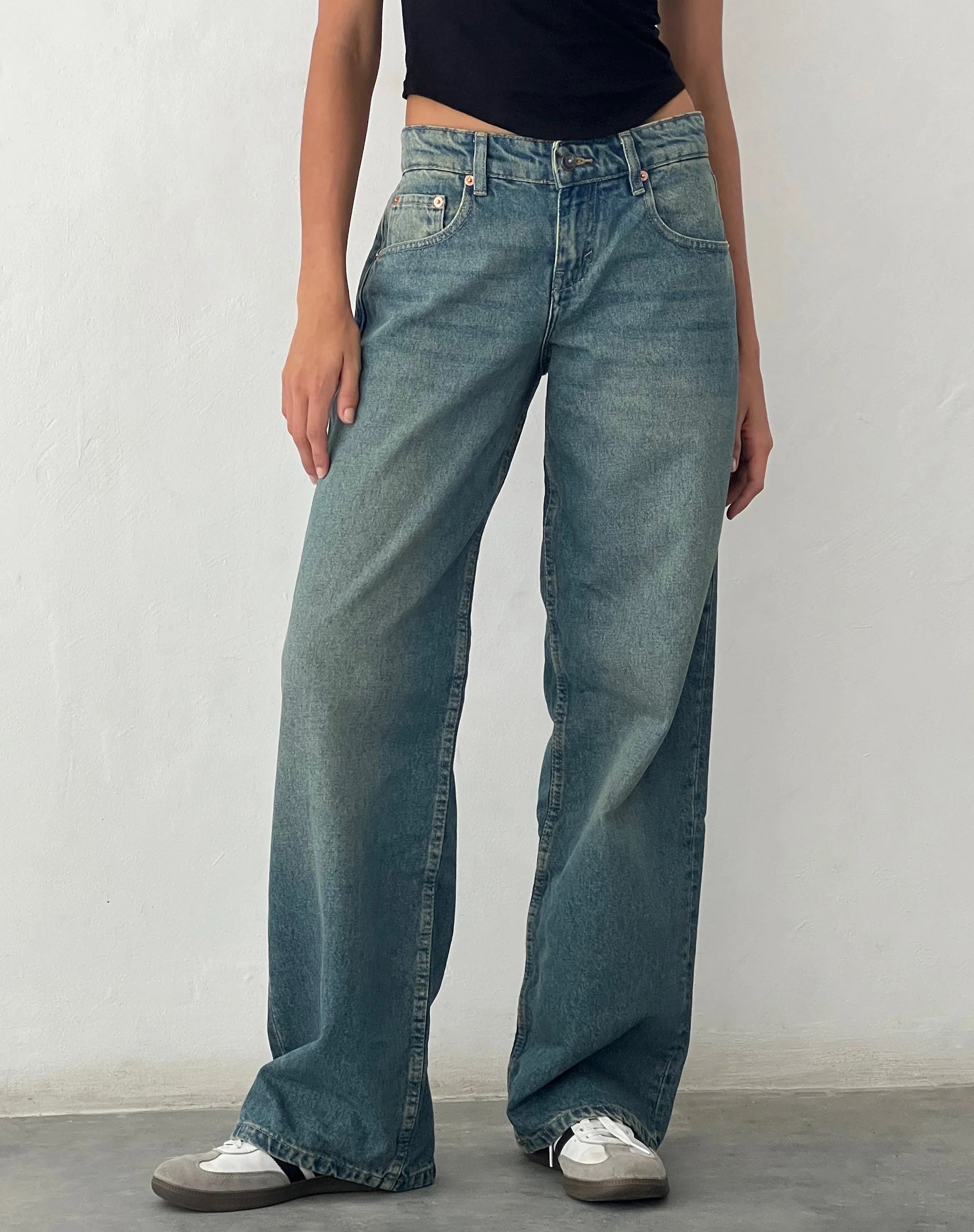 Low Rise Parallel Jeans in Vintage Blue
