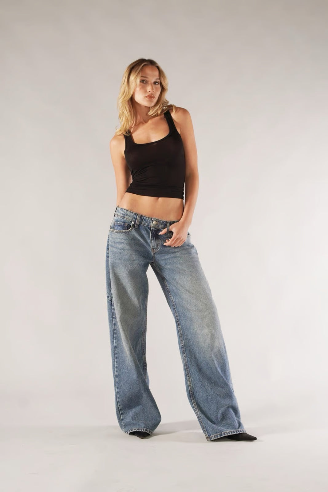 Low Rise Baggy Jeans in Light Blue